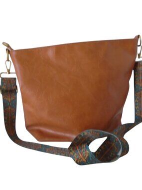 Women's Minimalist Slouchy Boho Crossbody Bag Vegan Leather Brown Large